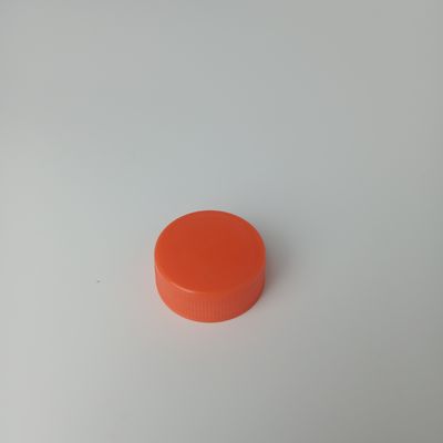 Recyclebare zwarte en witte plastic schroefdeksels voor kleine flessen OEM/ODM-compatibiliteit